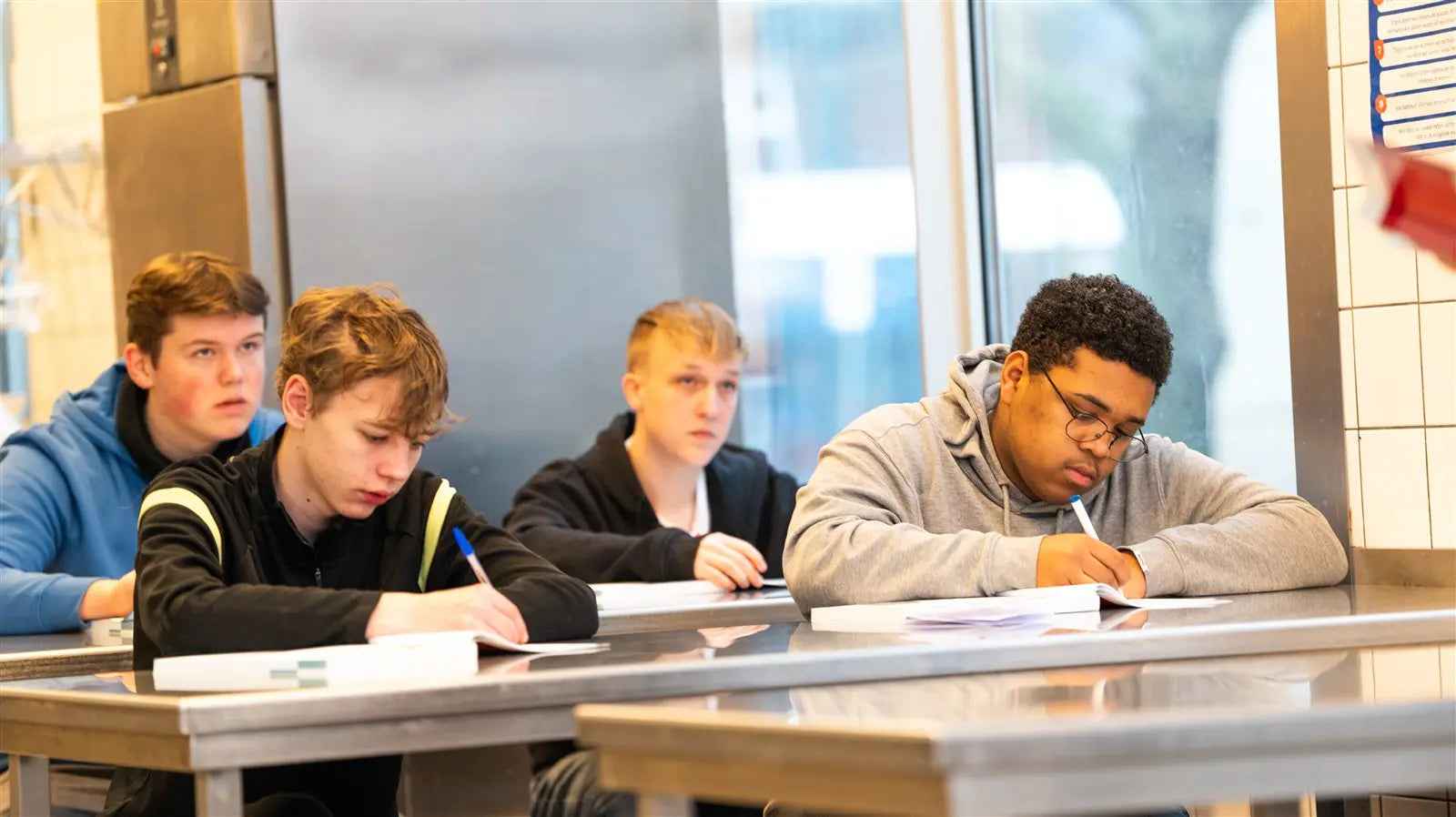 Help je kind leren plannen met vijf slimme strategieën - Academia Now - Schoolspullen voor de middelbare school, schoolplanner, agenda, notitieboek, flashcards, Stabilo- en Oxford schoolspullen voor beter plannen en leren - Hard Work Beats Talent