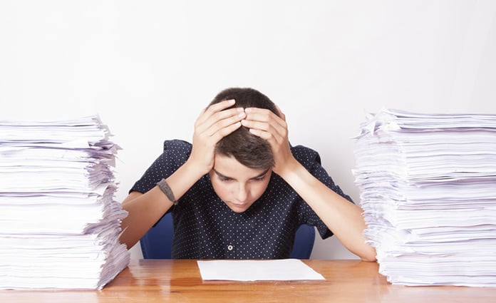 Hoe help ik mijn kind omgaan met schoolstress en tijdsdruk?