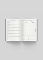 Schoolplanner met weekschema en huiswerkplanner, helpt middelbare scholieren hun taken en deadlines overzichtelijk te plannen